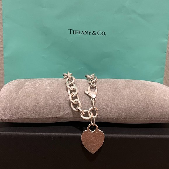 Tiffany & Co. (C. 1990) Vintage Sterling Silver Heart Charm Bracelet-Preowned - Picture 2 of 5